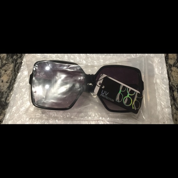 💋1 pair left🔥black/slightly purple shade - Picture 4 of 4